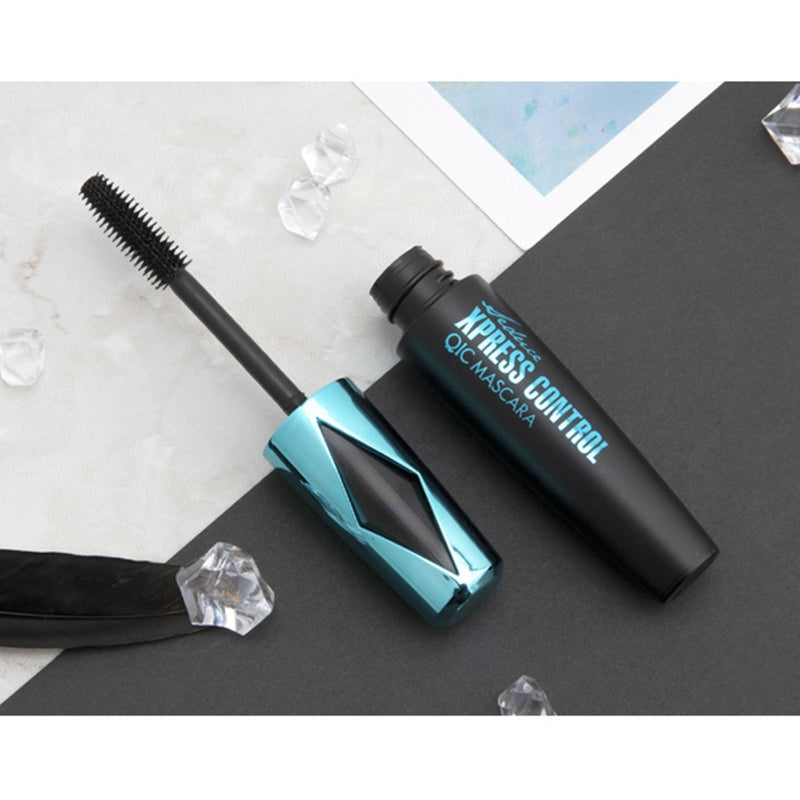 Waterproof and Smudge-Proof Eyelashes Mascara